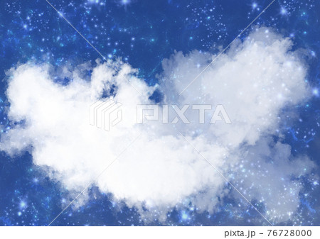 雲間から幻想的で綺麗な星空背景 のイラスト素材