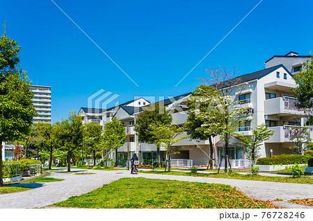 爽やかな新緑の遊歩道　環境に恵まれた素敵な住宅街 76728246