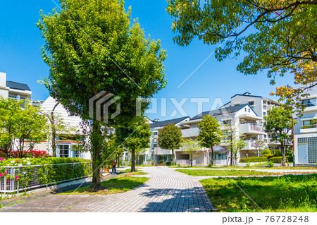 爽やかな新緑の遊歩道　環境に恵まれた素敵な住宅街 76728248