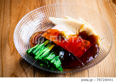 庄内地方の春の味覚、サクラマスと地ニラのあんかけ(ニラマス) 庄内地方の春の味覚、サクラマスと地ニラのあんかけ(ニラマス) 76728441