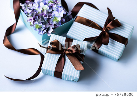 父の日ギフトとあじさいの花（造花） 76729600