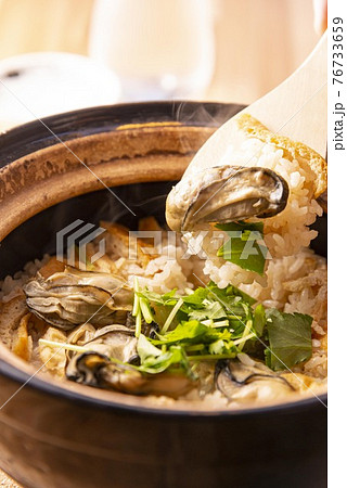 牡蠣の炊き込みご飯 牡蠣の炊き込みご飯 76733659