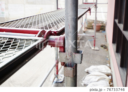 一軒家（店舗兼住居）の補修工事・建築現場 76733746