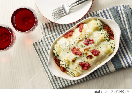 カネロニのオーブン焼き 76734029