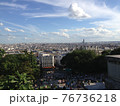 モンマルトルからみたパリの街並み 76736218