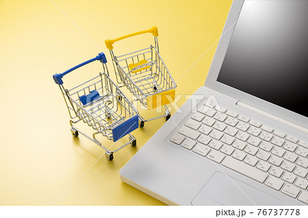 パソコンとショッピングカート ネット通販のイメージ パソコンとショッピングカート ネット通販のイメージ 76737778