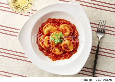 トルテリーニ　トマトソース　ポモドーロソース 76739820