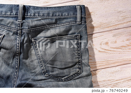 色褪せたジーンズ 色褪せたジーンズ 76740249