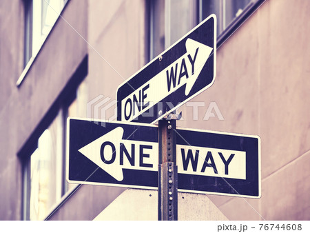 One Way road signs, selective focus, color...の写真素材 [76744608