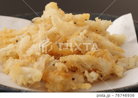 白魚の唐揚げ 76746936