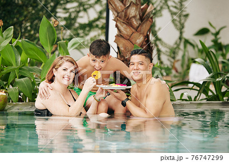 Family vacation Family vacation 76747299