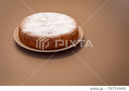 Ancient recipe for almond and dry bread cake (Antica torta alle mandorle e pane) 76754940