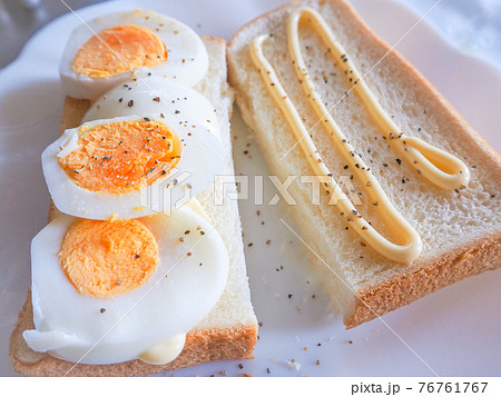輪切り卵のサンドイッチ 76761767
