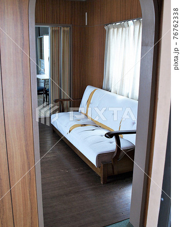 老朽化した昭和の賃貸マンション(アパート) 老朽化した昭和の賃貸マンション(アパート) 76762338