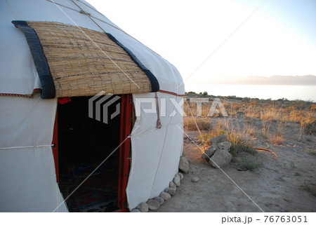 遊牧民のテント　ユルタ/ゲル/パオ/ボズウィ 76763051