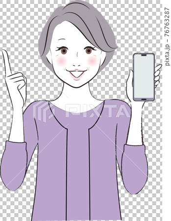 おばあさん　スマホを持つシニア女性 76763287