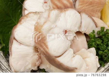 鱶（ふか）の湯引き 76763298