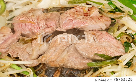 ラム肉のジンギスカン 76763529