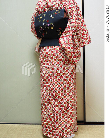 ウールの着物 後ろ姿 ウールの着物 後ろ姿 76763817