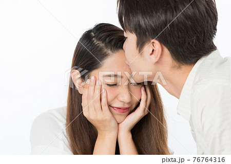 キスシーン 76764316