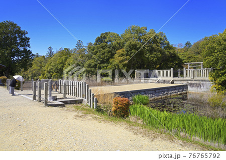 ヒシアゲ古墳　拝所（平城坂上陵・磐之姫命陵） 奈良県奈良市 76765792