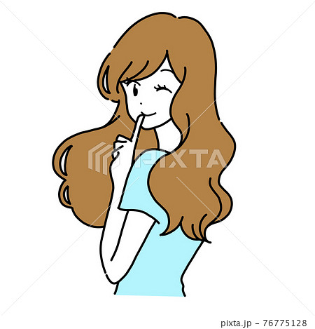 ウインクする女性 76775128