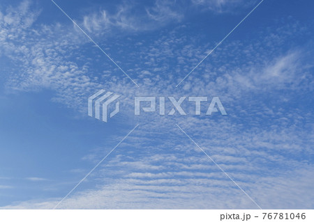 いわし雲の空 76781046