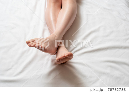 メンズ 脚脱毛 afterイメージ 男性の脚 メンズ 脚脱毛 afterイメージ 男性の脚 76782788