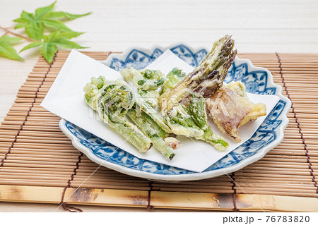 山菜の天ぷら 76783820