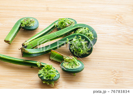 天然のこごみ　新潟産 76783834