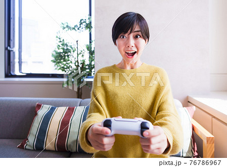 eスポーツ　オンライン対戦　ゲーム配信　ゲーム実況　【 コロナ禍 ニューノーマル 】 76786967