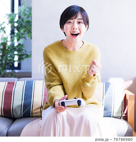 eスポーツ　オンライン対戦　ゲーム配信　ゲーム実況　【 コロナ禍 ニューノーマル 】 76786980