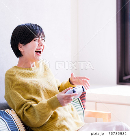 eスポーツ　オンライン対戦　ゲーム配信　ゲーム実況　【 コロナ禍 ニューノーマル 】 76786982