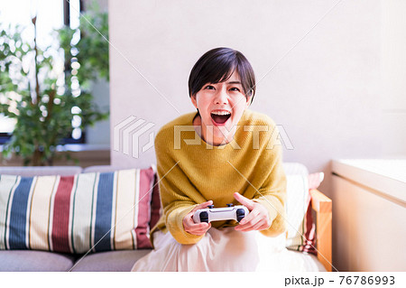 eスポーツ　オンライン対戦　ゲーム配信　ゲーム実況　【 コロナ禍 ニューノーマル 】 76786993