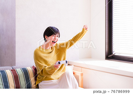 eスポーツ　オンライン対戦　ゲーム配信　ゲーム実況　【 コロナ禍 ニューノーマル 】 76786999