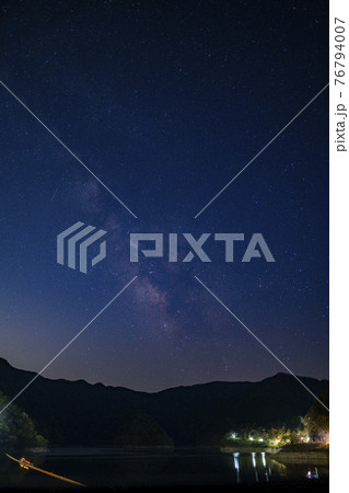 奥多摩湖－星空 76794007