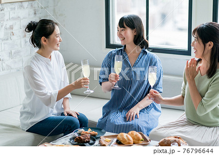 おうち女子会 おうち女子会 76796644