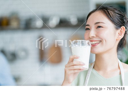 牛乳と主婦 牛乳と主婦 76797488