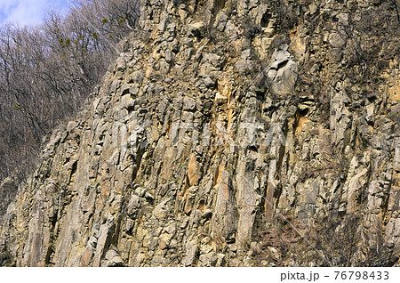 硬石山の柱状節理（札幌市南区石山） 76798433
