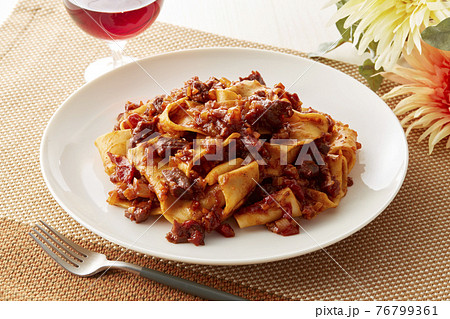 パッパルデッレ　牛肉のラグーソース 76799361