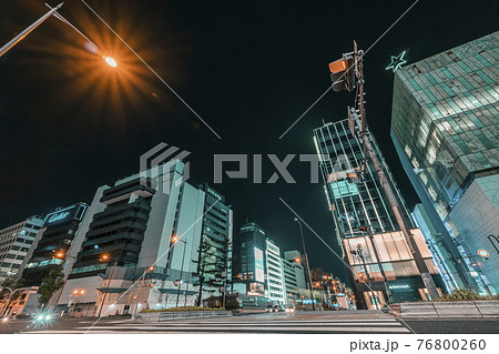 心斎橋 御堂筋新橋交差点 【大阪市】2021年4月 夜景 心斎橋 御堂筋新橋交差点 【大阪市】2021年4月 夜景 76800260