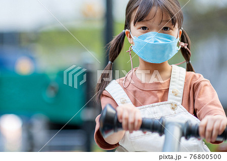 女の子 マスク 娘 76800500