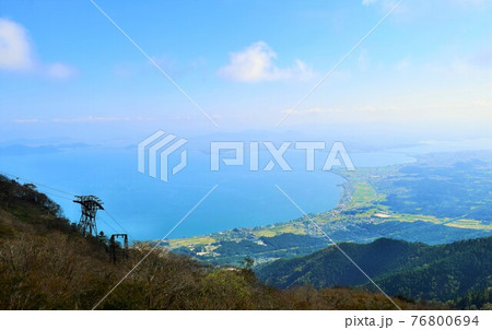 びわ湖バレイから見た琵琶湖の風景、びわ湖と町並みの風景、滋賀県 76800694