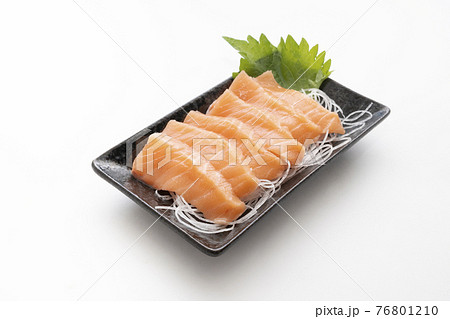 サーモンの刺身 76801210