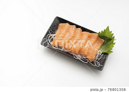 サーモンの刺身 サーモンの刺身 76801308