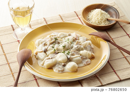 ニョッキ きのことベーコンのクリームソース ニョッキ きのことベーコンのクリームソース 76802650