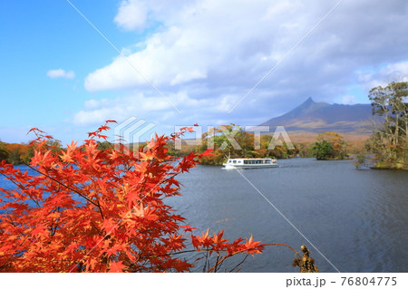 秋の大沼国定公園 紅葉の駒ヶ岳 秋の大沼国定公園 紅葉の駒ヶ岳 76804775