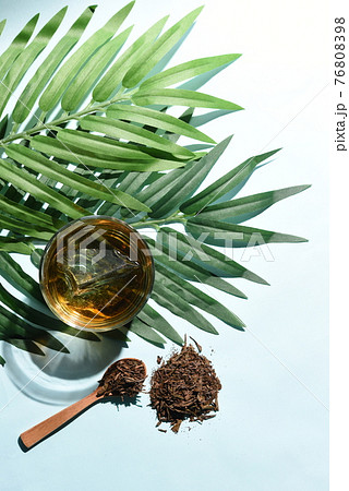 ボタニカルなお茶と茶葉 ボタニカルなお茶と茶葉 76808398
