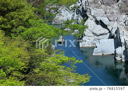 大歩危峡舟くだり　新緑　（徳島県　三好市）	 76815597