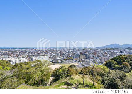 鳥取県米子市　米子城跡から見る米子の街並み 76816167